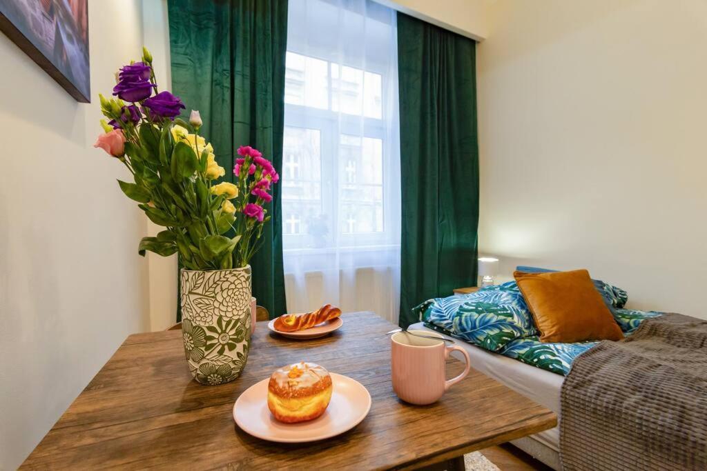 Miniscule Apartament