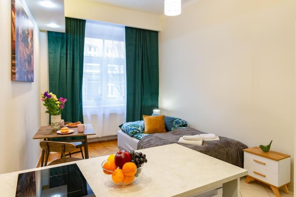 Miniscule Apartament